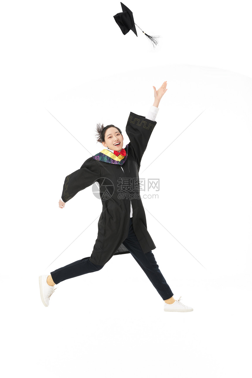 女大学毕业生跳跃动作图片