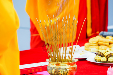 过年烧香祈福节日高清图片素材