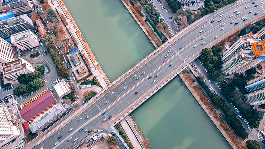 南京秦淮河上的公路车流背景图片