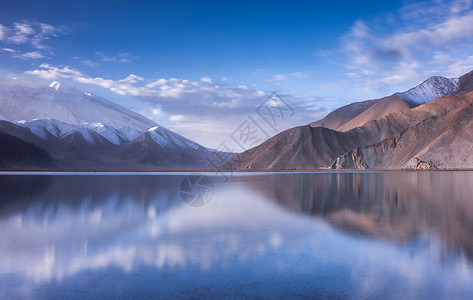 瑶池新疆天山天池风光背景