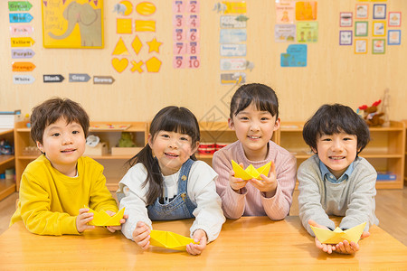 幼儿园的小朋友们形象学习高清图片素材