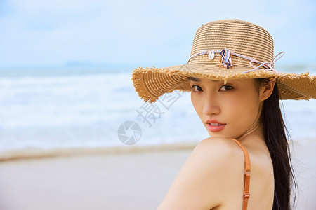 沙滩比基尼美女写真夏日海边旅行的清新美女背景