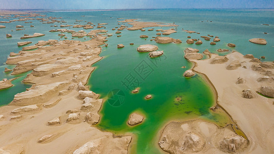 青海海西水上雅丹图片