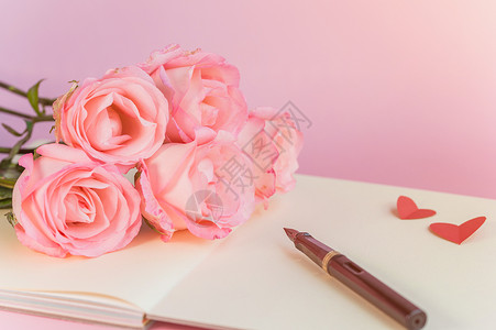 粉色浪漫爱心粉色玫瑰摆拍背景