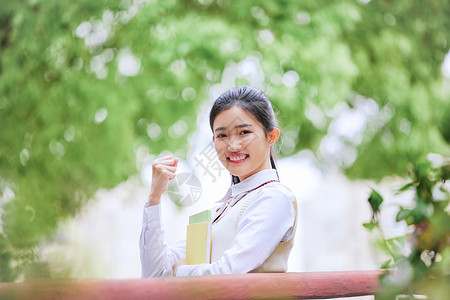 校园风学生形象图片