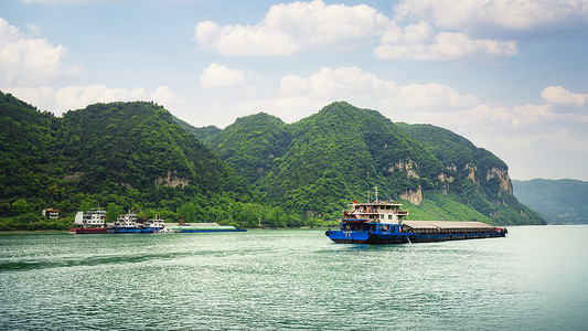 湖北宜昌长江三峡西陵峡景区三游洞游船背景图片