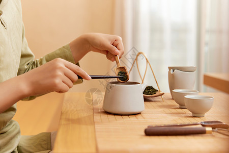 倒茶特写茶道茶艺美女倒茶叶特写背景