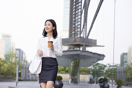 城市职场女性白领喝咖啡休假高清图片素材