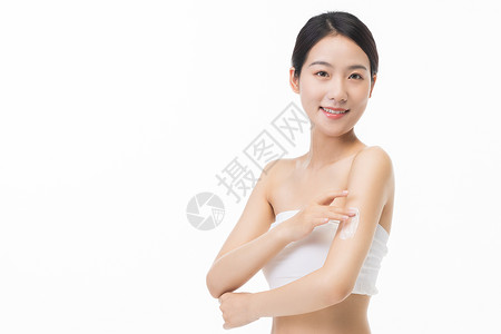 女性护肤身体乳夏日美女涂身体乳防晒霜背景