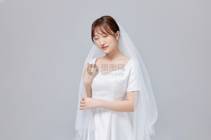 韩系简约女生穿婚纱形象图片