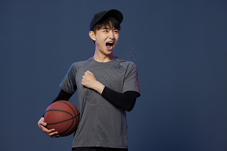 篮球少年激情怒吼背景图片