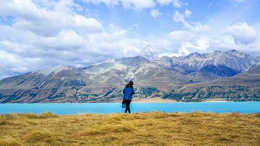 拿卡美女新西兰湖边风光女孩背影背景