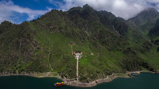 航拍5A新疆天山天池景区西王母庙背景图片