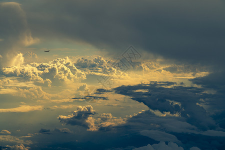 云中飞机图片