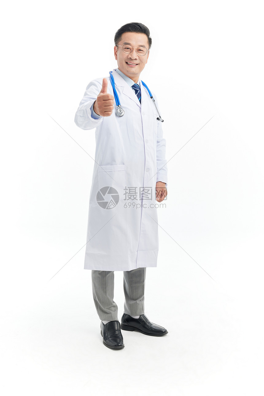 中年医生竖大拇指图片