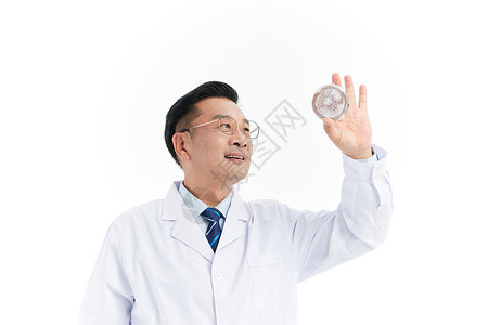 中年医生手举水晶球图片