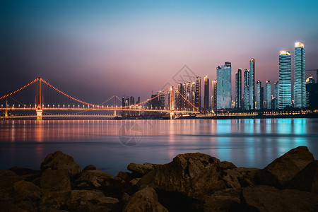 长江边的夜景鹦鹉洲大桥高清图片素材