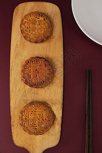 中秋节各种口味的月饼图片