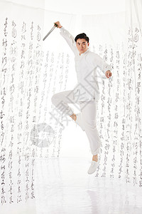 中国风男性舞剑图片