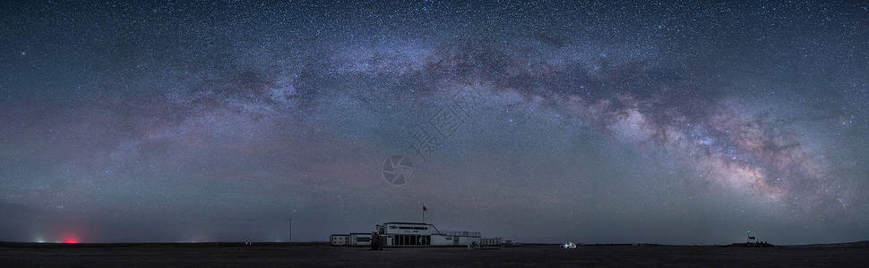 俄博梁雅丹青海火星营地的星空银河背景