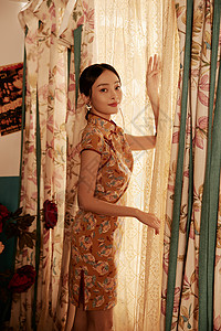 中国风波浪温柔旗袍美女半身形象展示背景