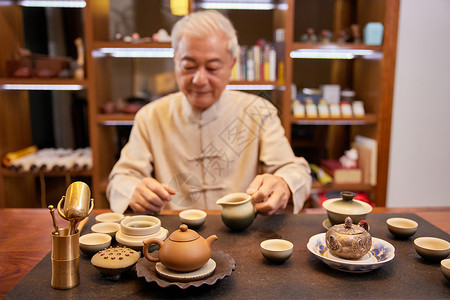 老年人在家泡茶饮茶喝茶高清图片素材