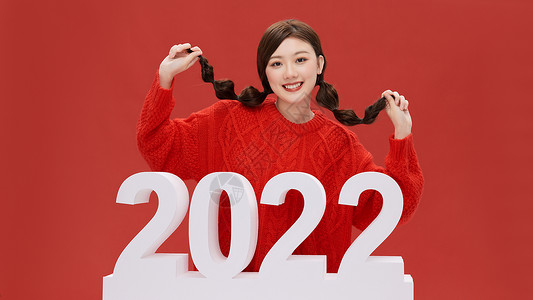 青年美女2022跨年概念照高清图片