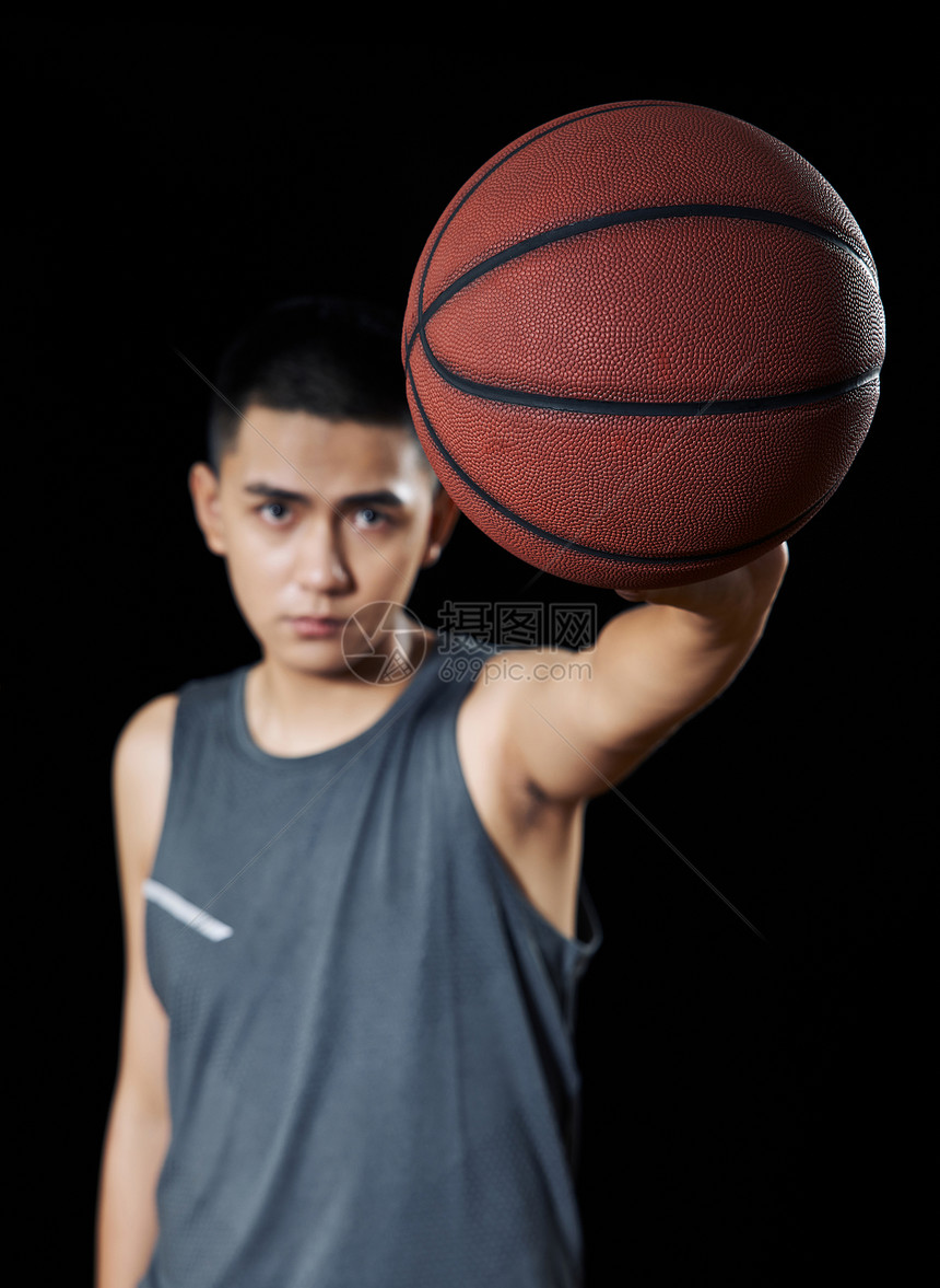 篮球青年爱好者形象图片