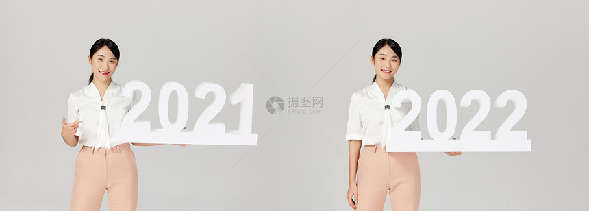 美女欢乐跨年2021迎接2022图片