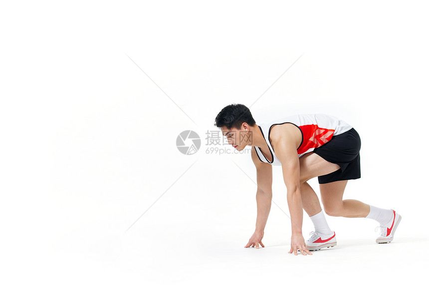 运动员起跑形象图片