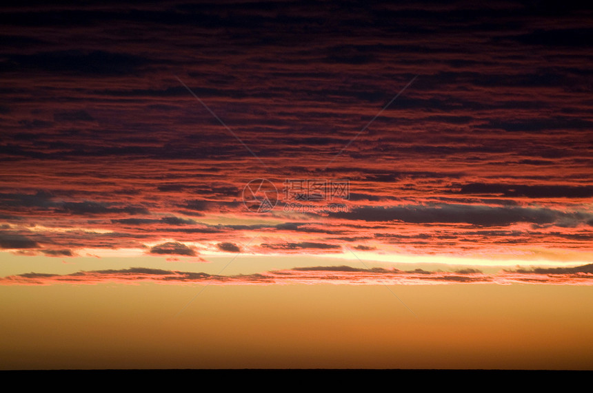 日落时红色天空图片