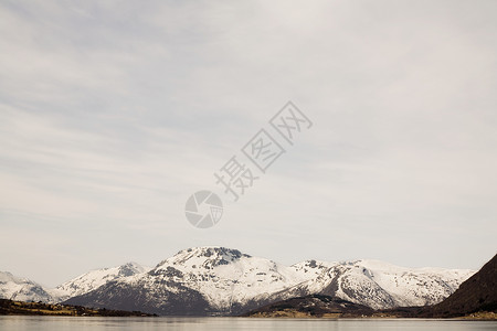 挪威洛福登雪山和峡湾图片