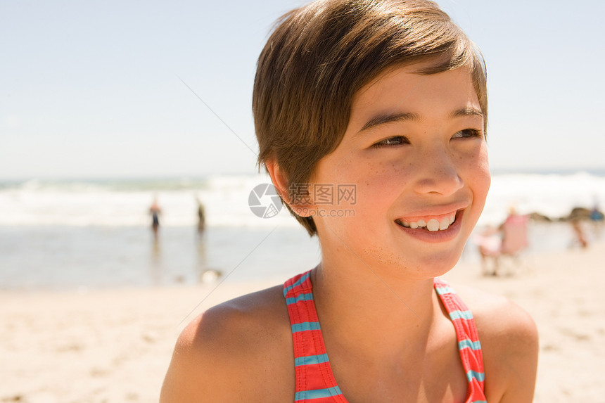 海边女孩的肖像图片