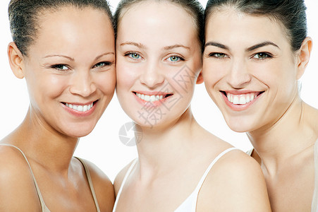 3名女青年笑脸肖像图片