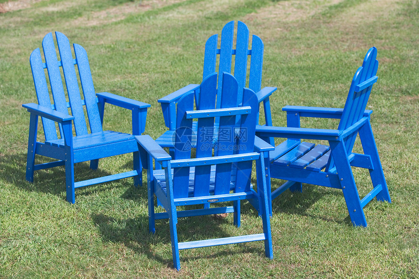 蓝色花园椅子图片