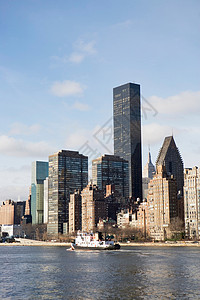 纽约市的摩天大楼水高清图片素材
