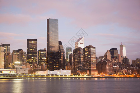 纽约市的摩天大楼夜景云高清图片素材