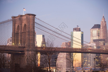 纽约市布鲁克林大桥照亮高清图片素材