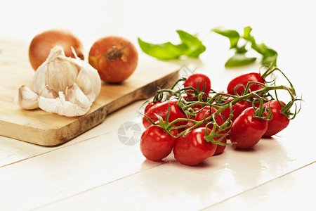 樱桃番茄和洋葱图片