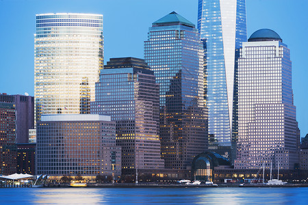 黄昏时看纽约的大厦蓝天高清图片素材