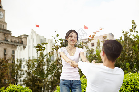 旅游夫妇在舞蹈闲暇高清图片素材