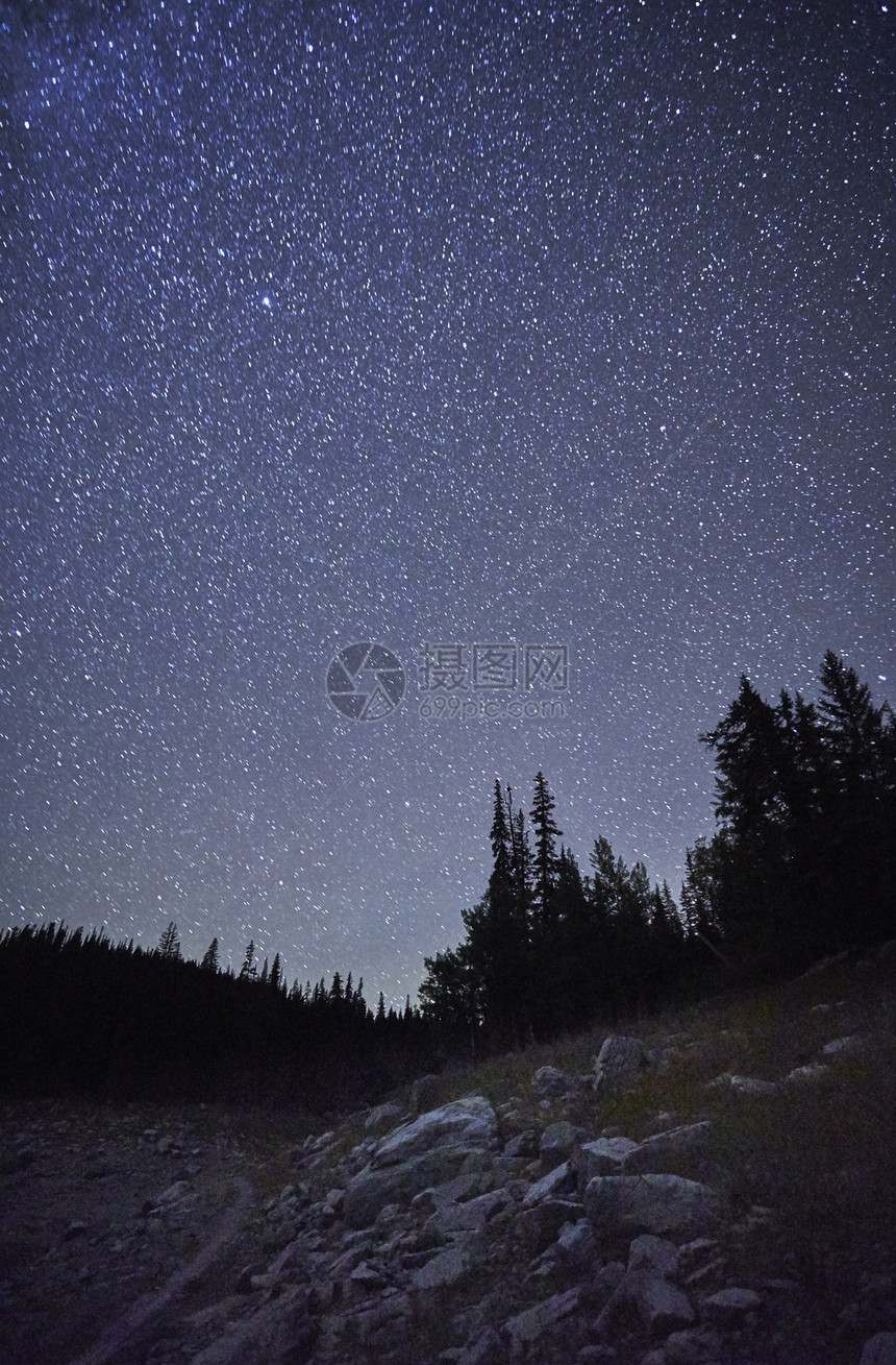 加拿大艾伯塔贾斯帕艾伯塔的夜晚星空图片