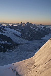 阿尔卑斯山谷图片