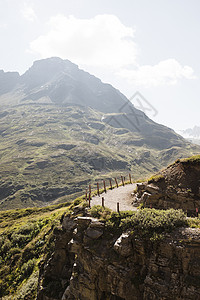 奥地利沃拉尔贝格的山边公路图片