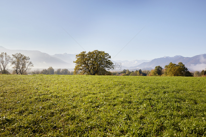 德国巴伐利亚州穆纳尔市维特斯坦山脉穆纳尔穆斯的远景景观图片