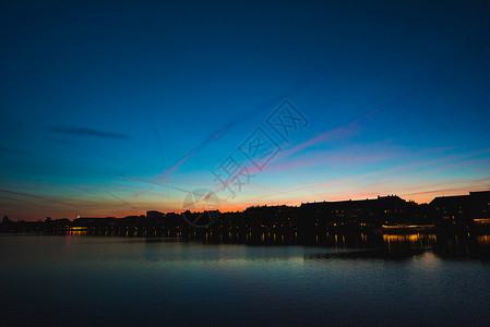 丹麦哥本哈根河滨的傍晚图片