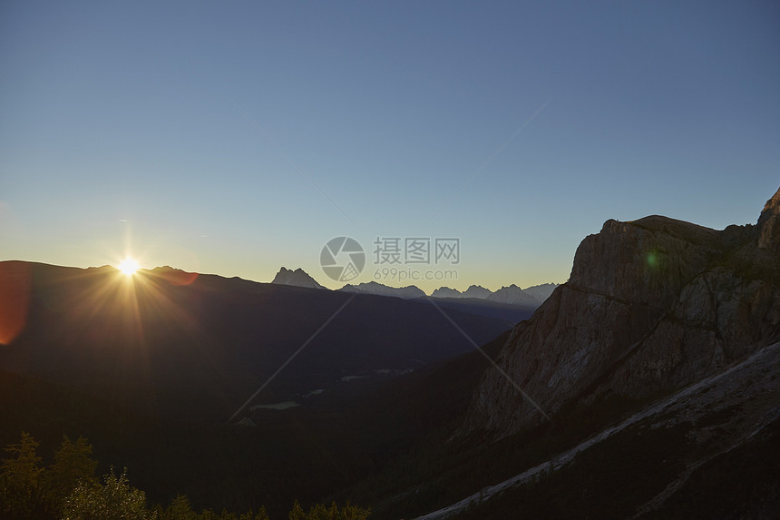 意大利南蒂罗尔州多洛米特山区地貌图片