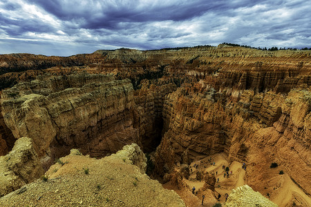 美国犹他州加菲尔德县峡谷沙岩层高视图片