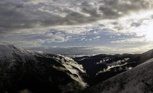 山脉景象法加拉斯布索夫罗马尼亚欧洲图片