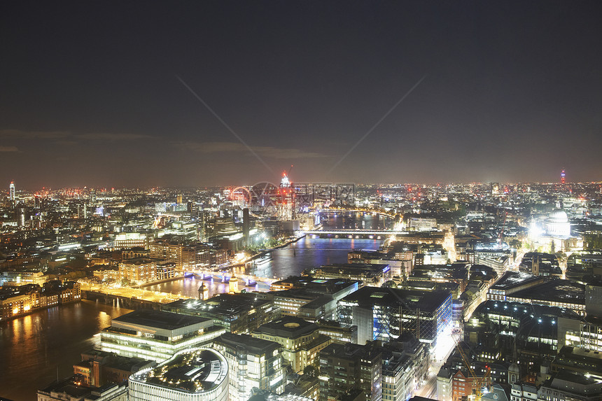 伦敦市泰晤士河夜景图片